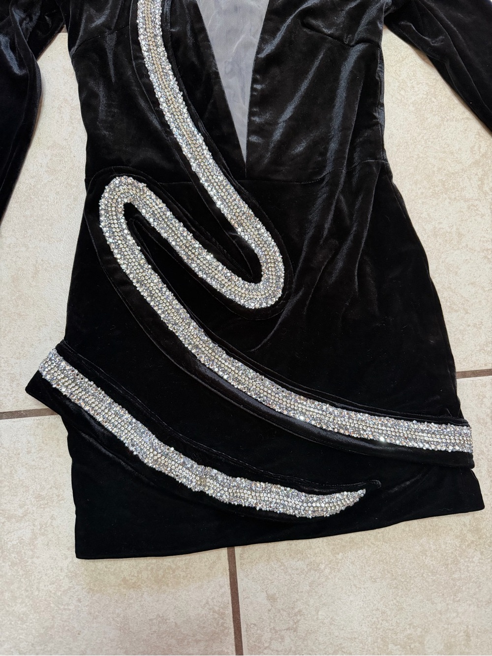 Black Velvet Rhinestone Swirl snake Illusion Plunge Mini Dress Size 4 - Picture 8 of 11